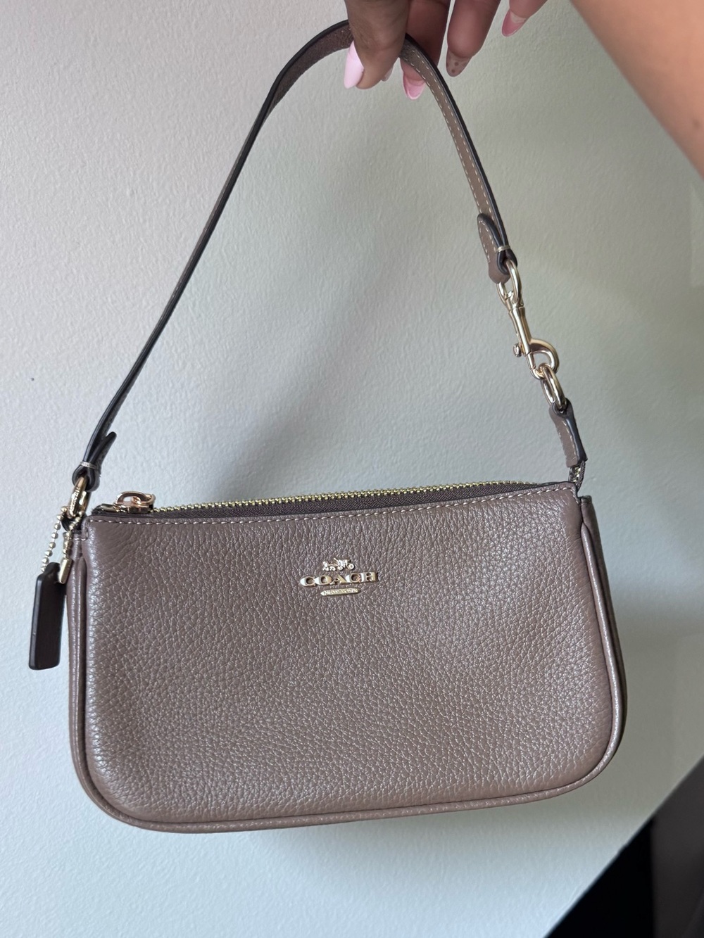 Coach Nolita 19